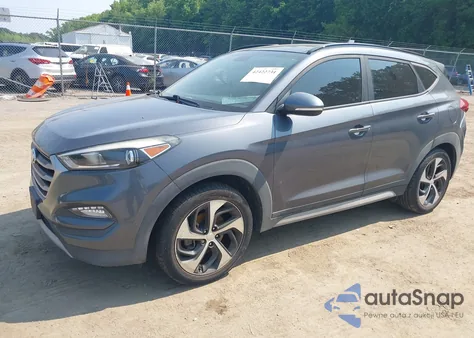 2017 Hyundai Tucson Value z USA, uszkodzony, nr VIN KM8J33A28HU559308
